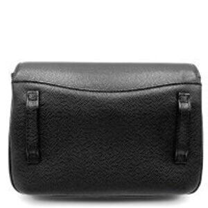 Chanel leather waist Coco bag turn black lock caviar mark